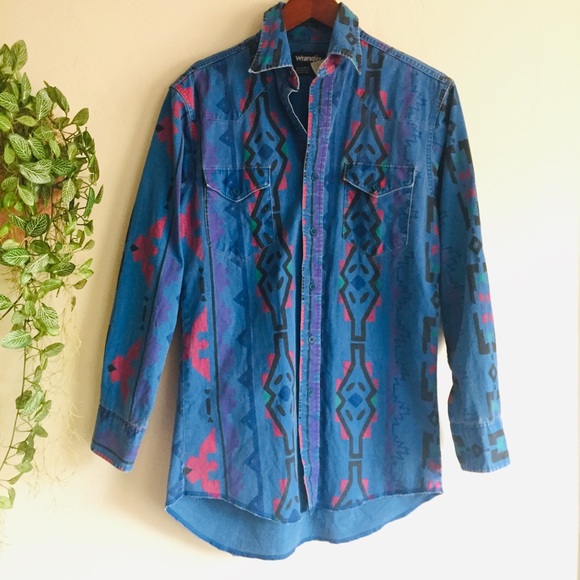 Vintage Patterned Wrangler button down - Picture 4 of 8